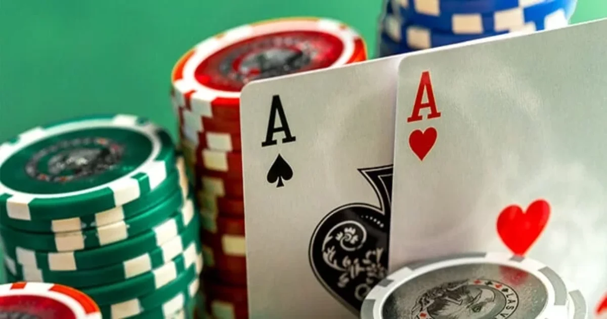 Luật bài Poker cơ bản & Các loại thẻ phổ biến trong poker 4 Xếp hạng bộ bài Poker